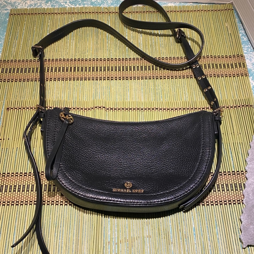 Michael Kors Camden Small Messenger Bag